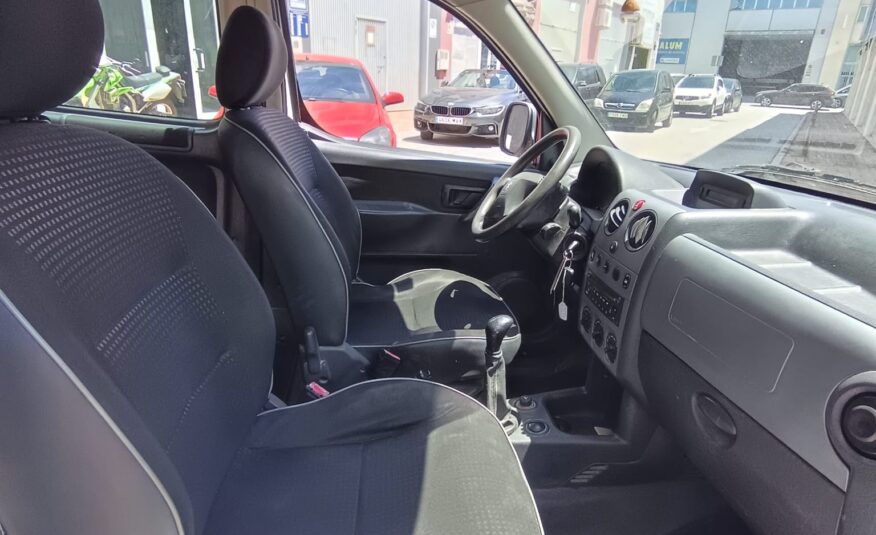 PEUGEOT PARTNER 1.6 HDI COMBI